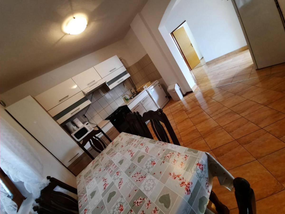 Anita Apartment Vir Exterior photo